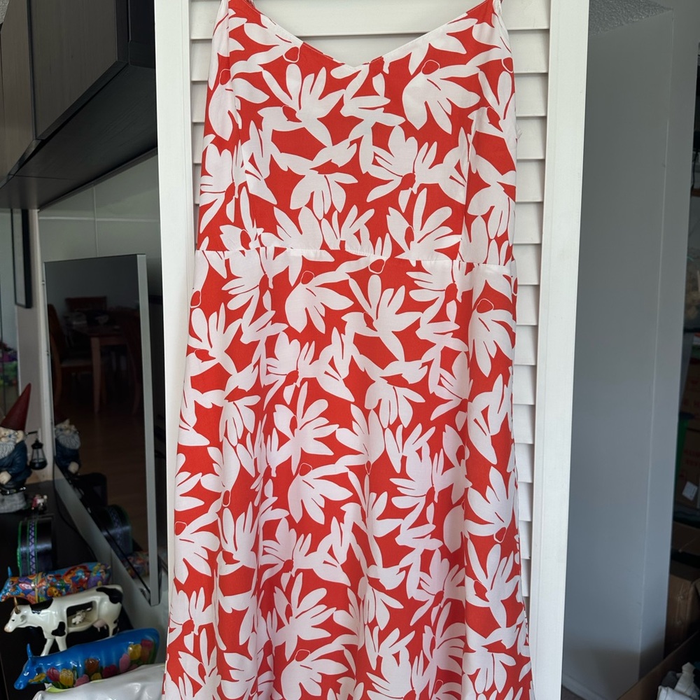 Uniqlo Red and White Patterned Top